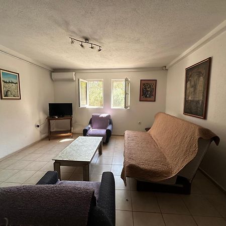 Villa Vesna ヴェレス エクステリア 写真